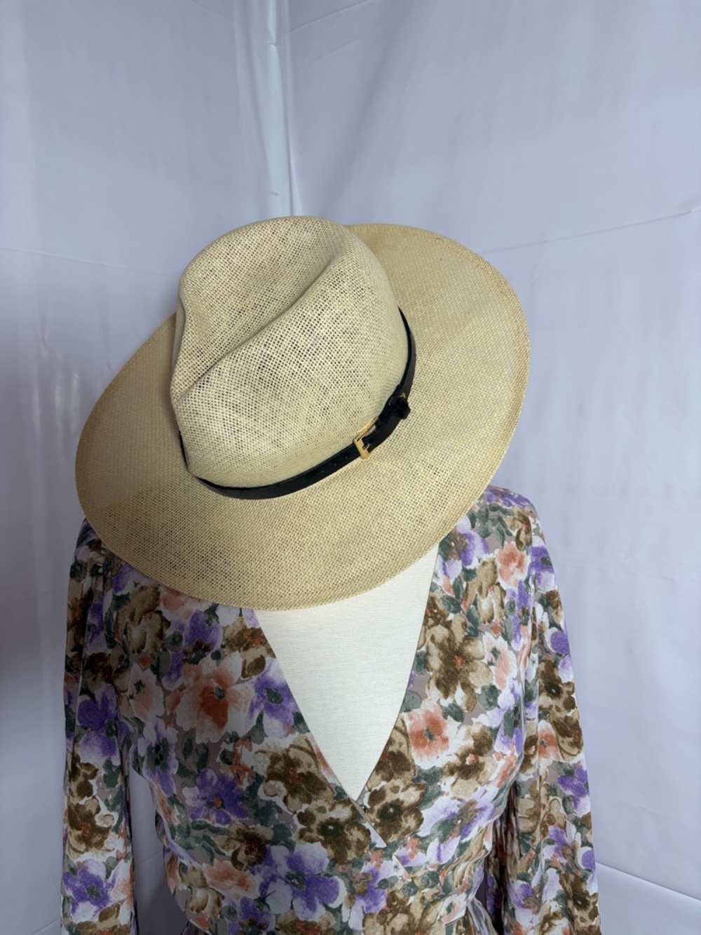 Stylish Natural Straw Fedora with Black Band